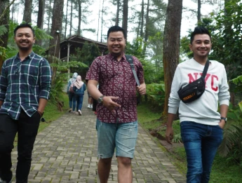 Gallery Gathering Bandung 59 ~blog/2024/12/9/cam_1_53